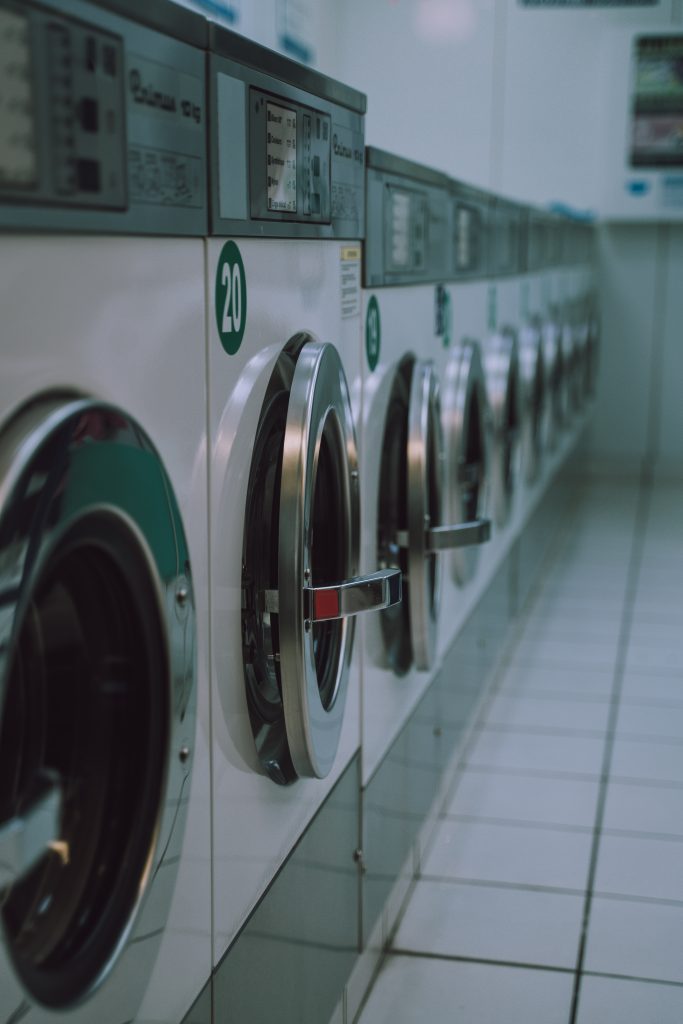 3 Benefits of Commercial-Grade Washing Machines for Home Use