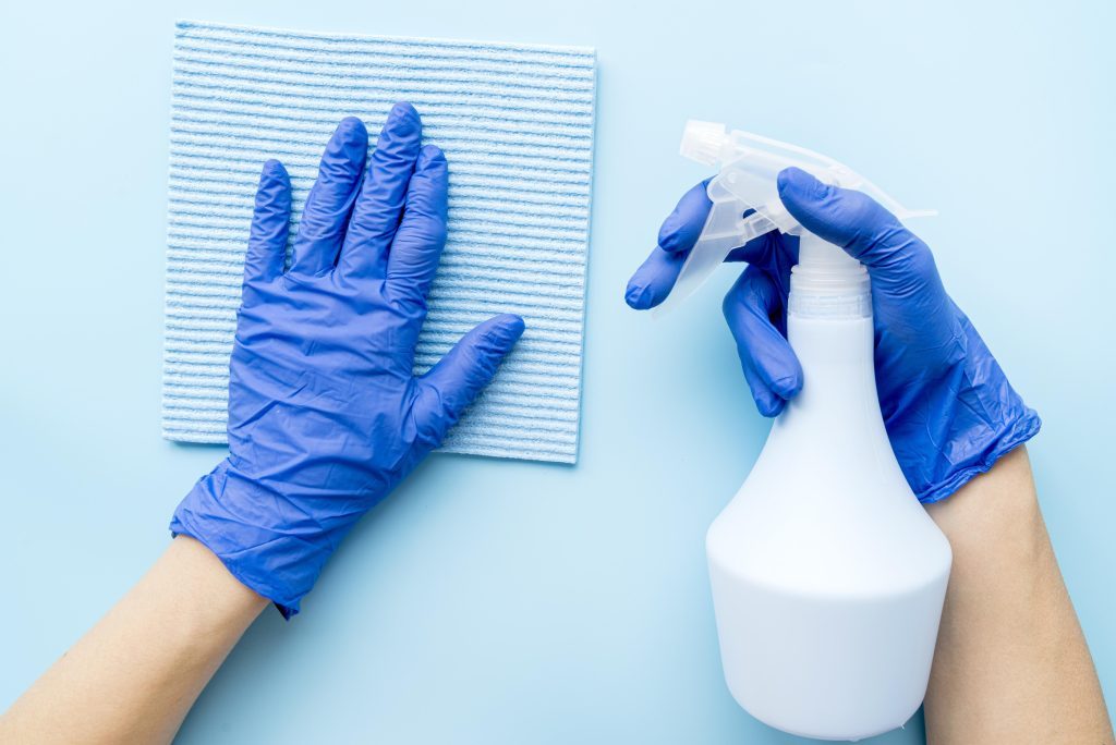 what is the difference between sanitizing and disinfecting